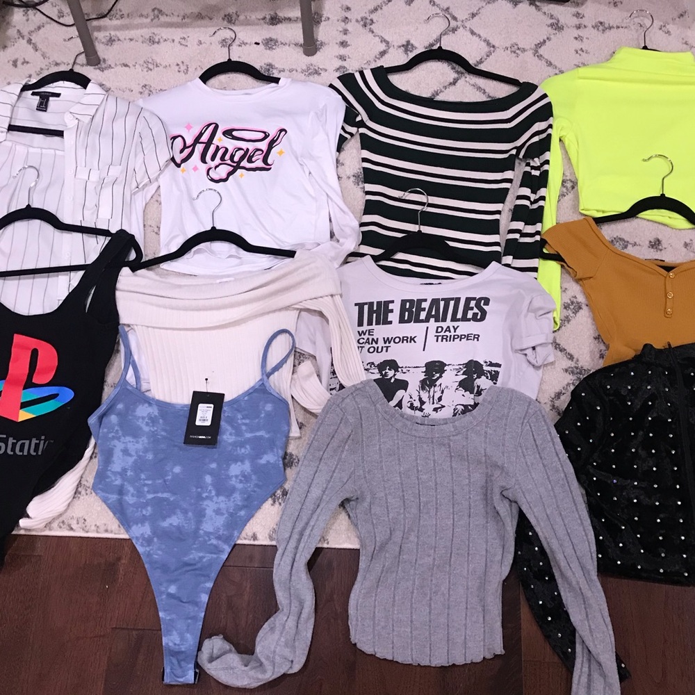11 XS TOPS